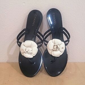 CHANEL Black Sandal Thong with White Camellia
